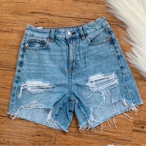 American Eagle baggy Mom Shorts Distressed Size 0